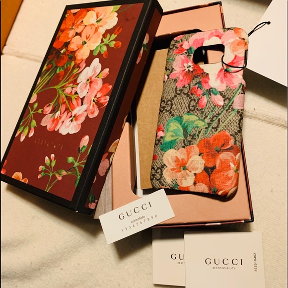 Gucci Accessories - DONATED Supreme coated canvas Gucci S7 phone case